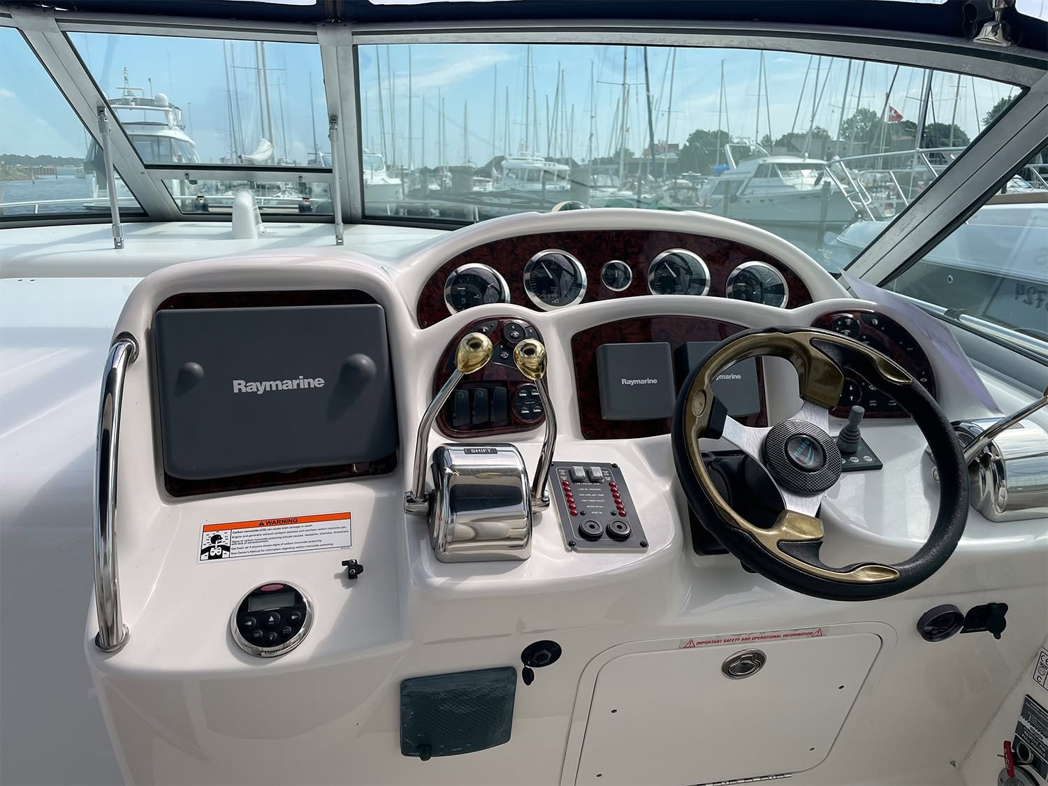 eksklusiv_sportscruiser_brugt_jylland Brugt Sea Ray 375 Sundancer sportscruiser/luksuscruiser i ekstraordinær god stand sælges - besigtigelse i Sydjylland efter aftale.